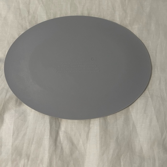 EZPZ Mini Mat 6 Months + Feeding Plate - Picture 2 of 2